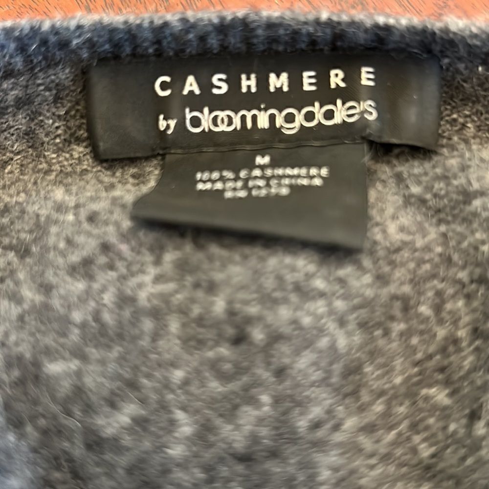 Bloomingdale’s gray cashmere beaded long sleeve cardigan Size M - Picture 8 of 10
